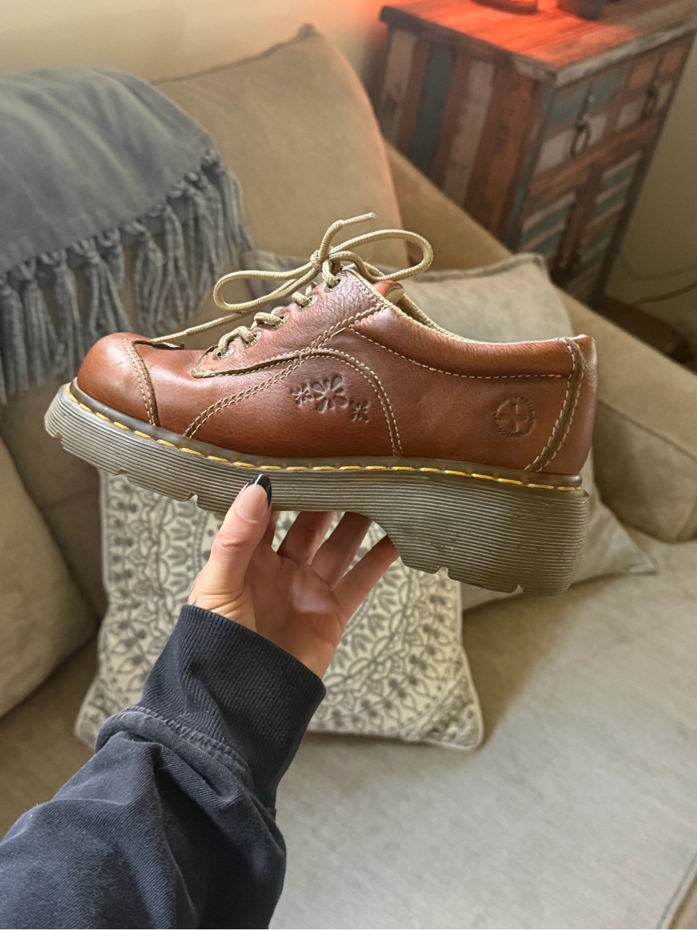 Dr. Martens Rare Vibtage 🌼 Daisy embossed Leather Lace-Up Oxfords